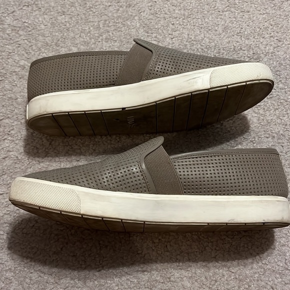 Vince Blair casual slip on sneakers. Taupe/tan leather. Size 8. - Picture 4 of 7